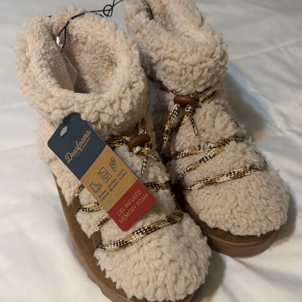 Dearfoams Cream and Tan Plush Bootie Slippers